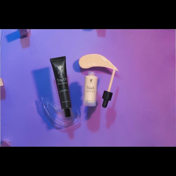 COPY - Liquid Foundation - Picture 3 of 5